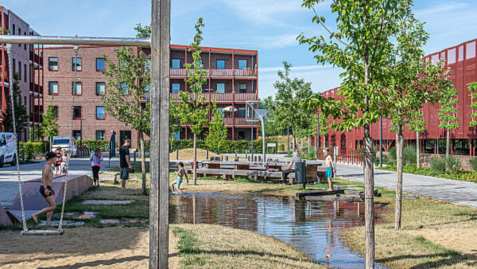 Bild vom Wasserfest in Herzkamp, es zeigt eine überflutete Mulde.